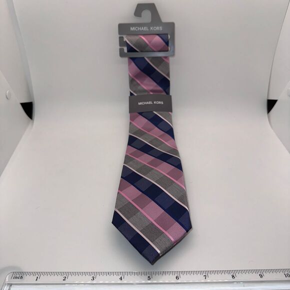 Michael Kors 100% Polyester Plaid‎ pattern with pink, gray, and navy blue hues - Picture 1 of 7